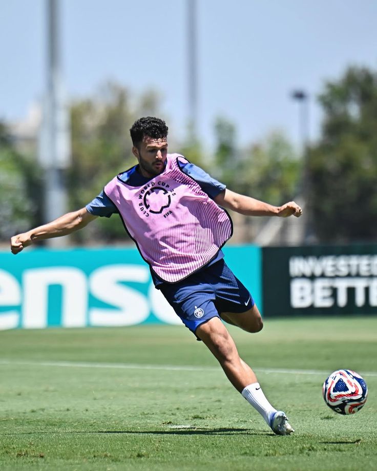 Goncalo ramos wallpaper for phone 