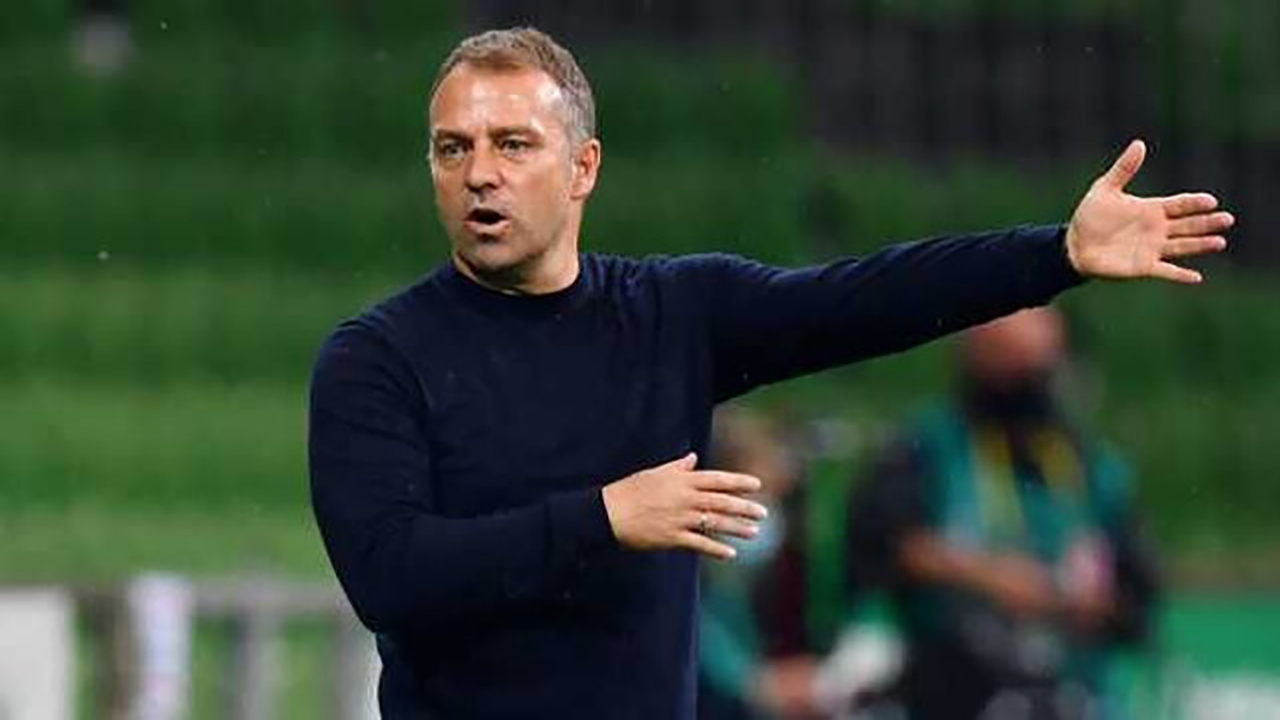 نظر فلیک درباره عملکرد خط میانی بارسلونا