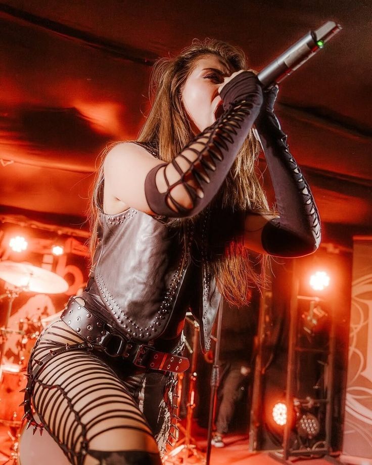 ایگناسیا فرناندز ملکه دث متال ایگناسیا فرناندز ملکه دث متال