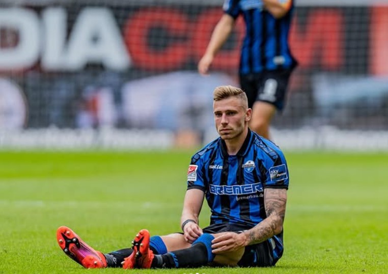 فوتبال حرفه ای فلیکس پلات